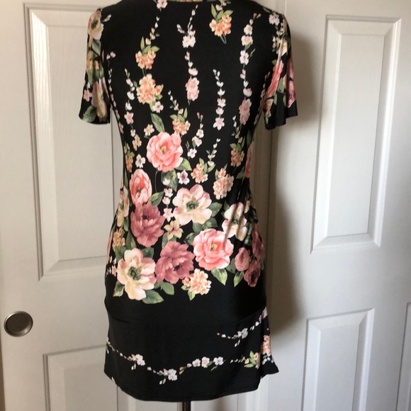 ✨Host Pick✨Pink Lily Floral Top - Picture 7 of 9